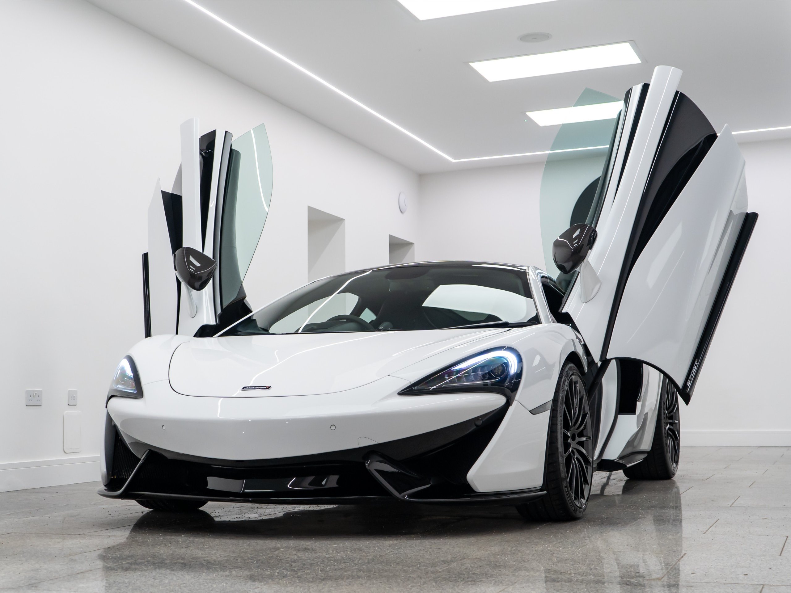 Used 2018 McLaren 570GT V8 2dr SSG Auto for sale in Brighton, East